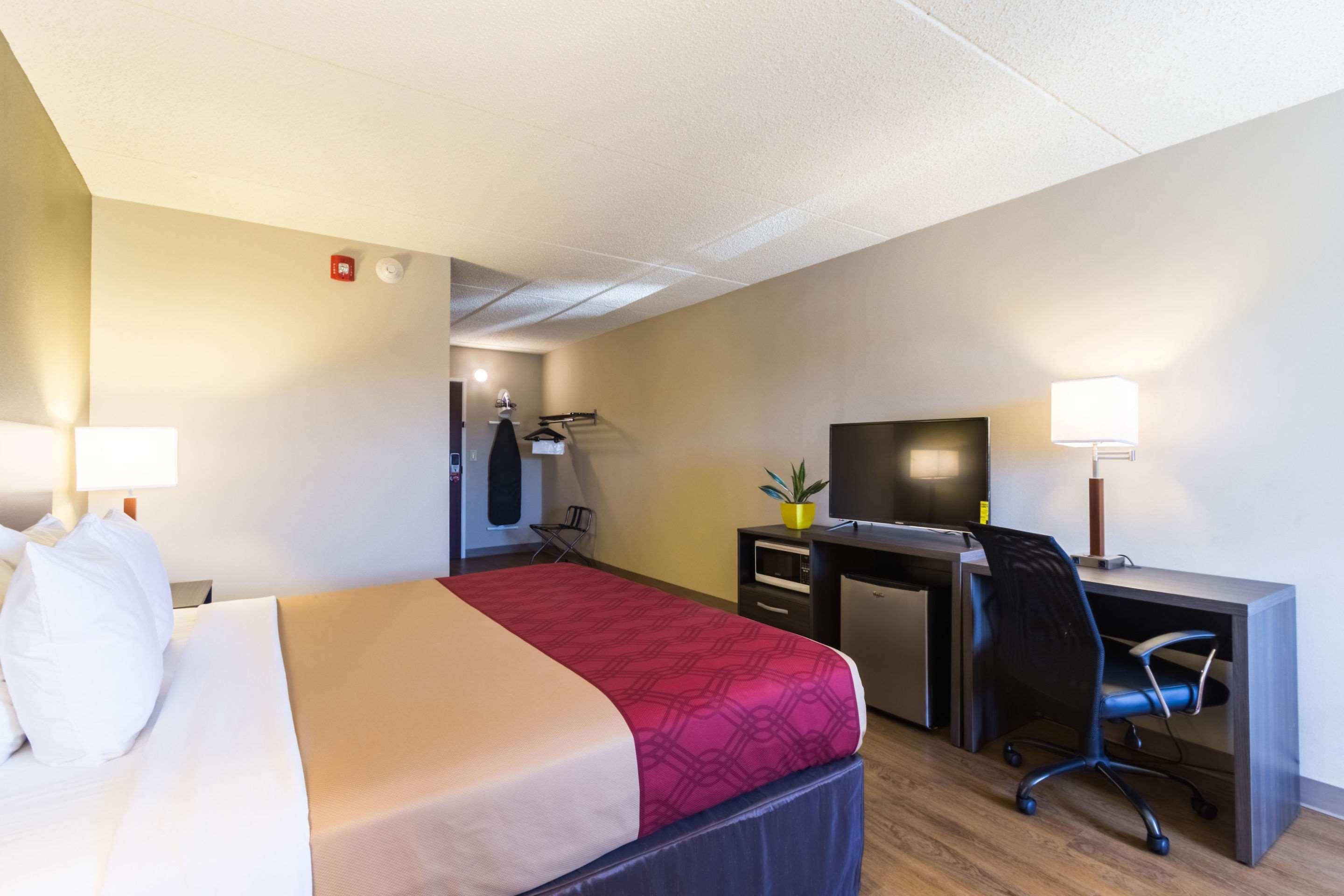 Econo Lodge Harrisburg - Southwest Of Hershey Area Exterior photo