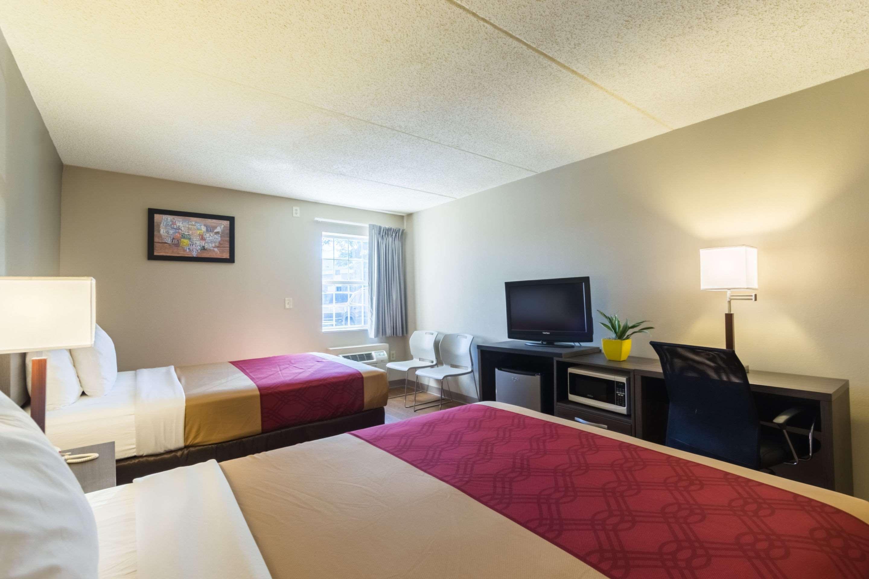 Econo Lodge Harrisburg - Southwest Of Hershey Area Exterior photo
